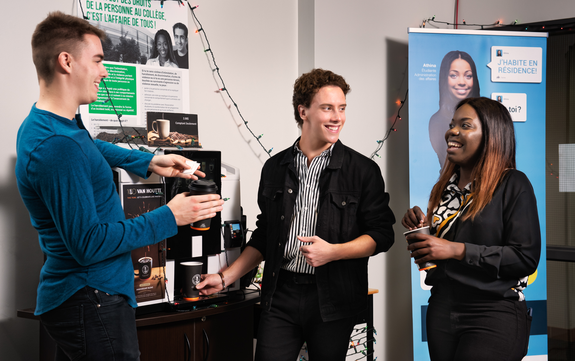 Des étudiants en conversation